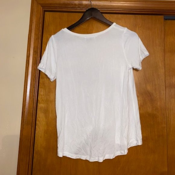 Plain white front knot tee - Picture 3 of 3